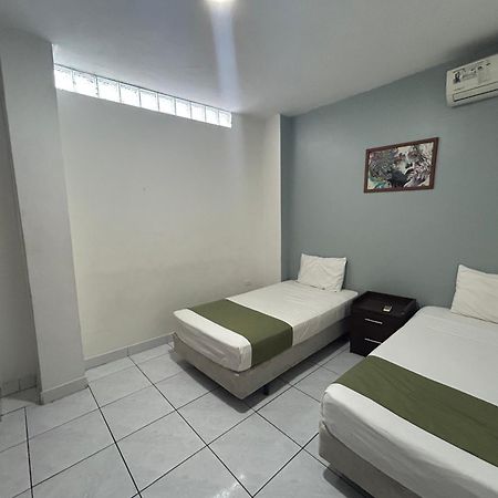 Departamentos De 2 Y 3 Habitaciones En El Centro De Manta Esterno foto