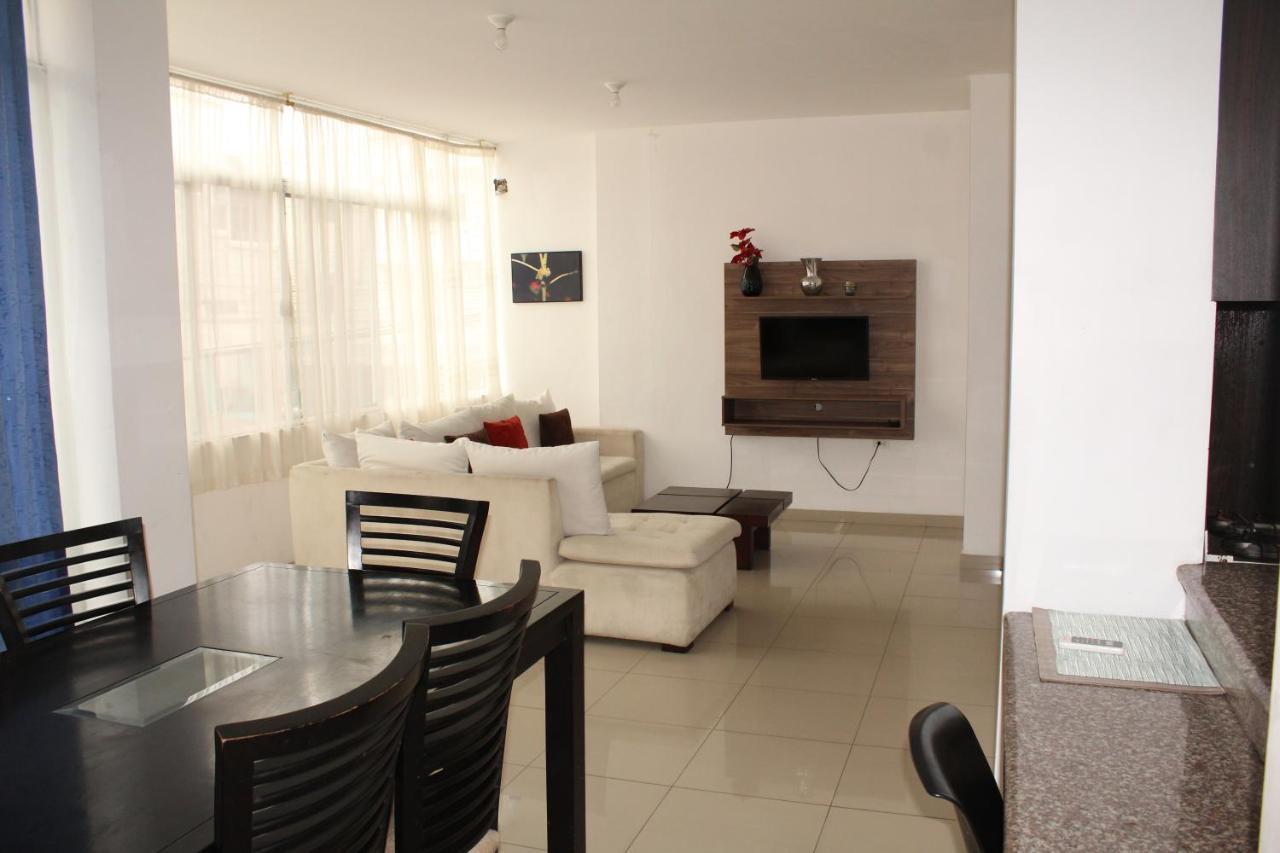 Departamentos De 2 Y 3 Habitaciones En El Centro De Manta Esterno foto