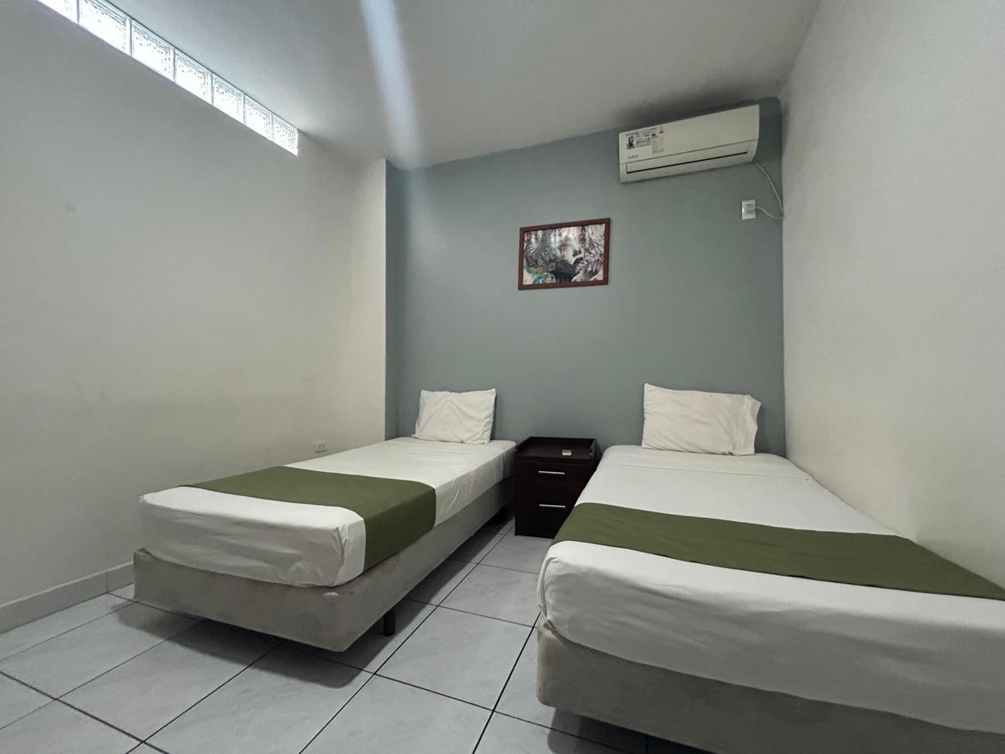 Departamentos De 2 Y 3 Habitaciones En El Centro De Manta Esterno foto