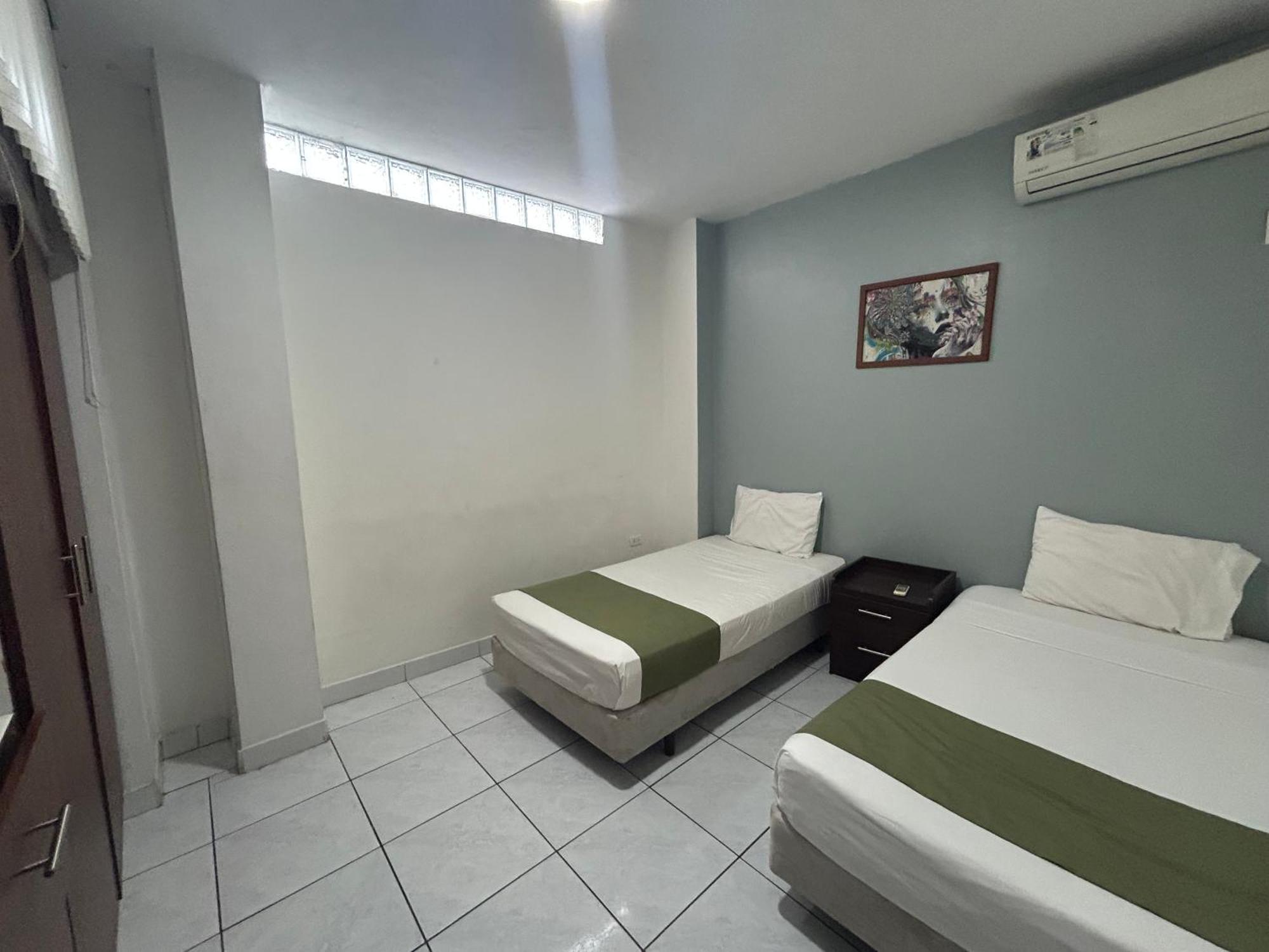 Departamentos De 2 Y 3 Habitaciones En El Centro De Manta Esterno foto