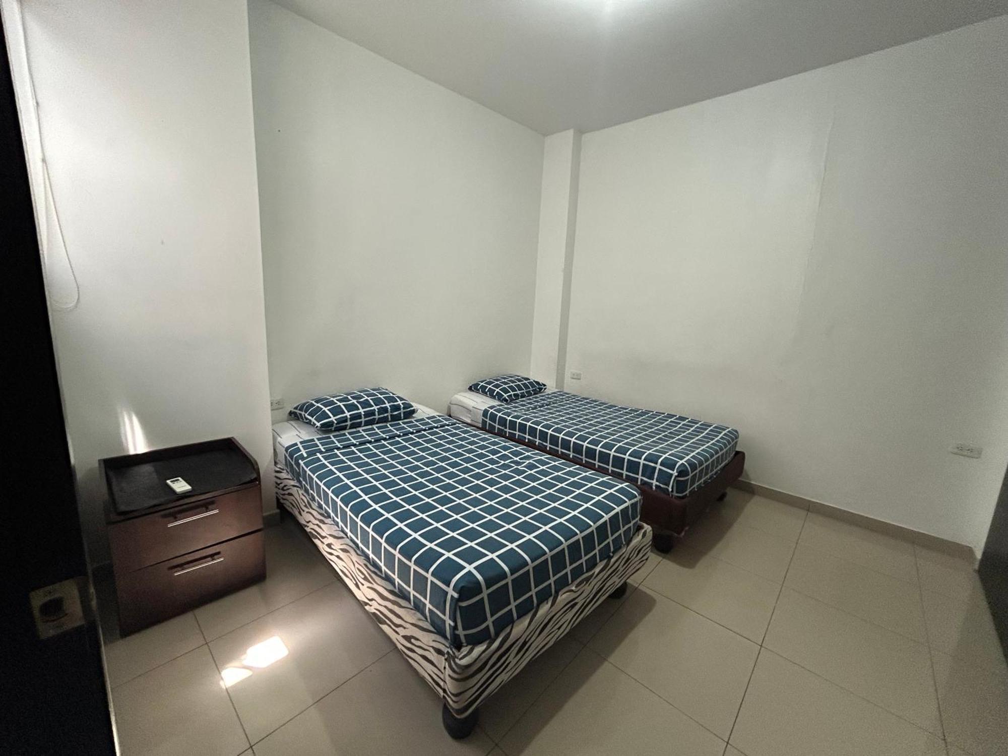 Departamentos De 2 Y 3 Habitaciones En El Centro De Manta Esterno foto